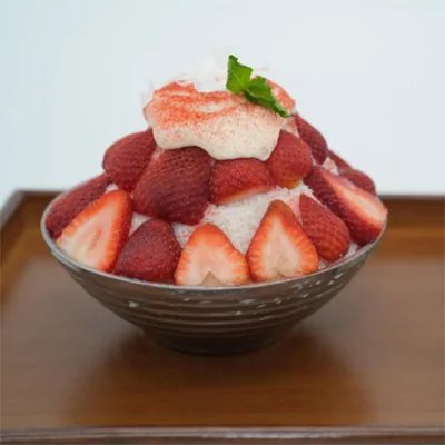 Large Strawberry Milk Bingsu (Dine In Only)