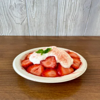 Strawberry Milk Bingsu (Regular Size)